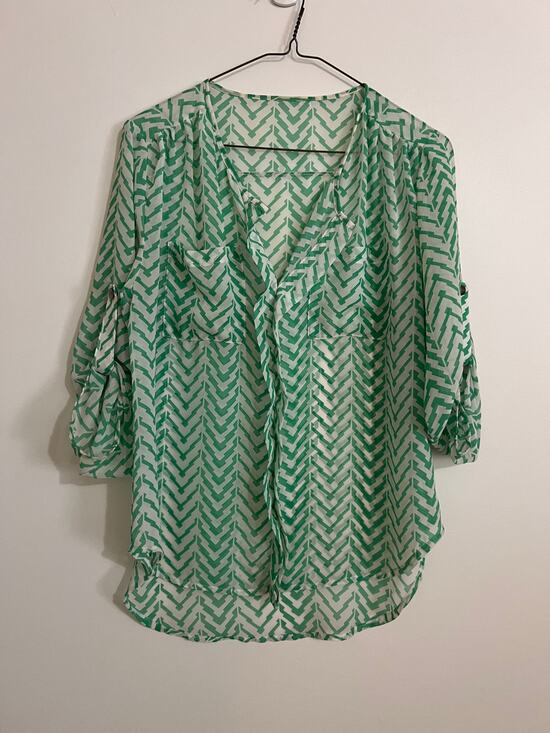 other Tops - Green Chevron Geometric Print Blouse M Chico Split V-Neck Roll-Tab Sleeve Top